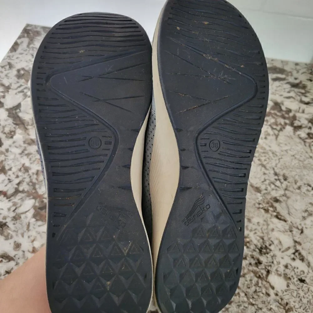 Dansko Leather  Sneakers size 38‎
